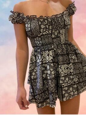 Urban Outfitters Rosie Romper Floral Medium